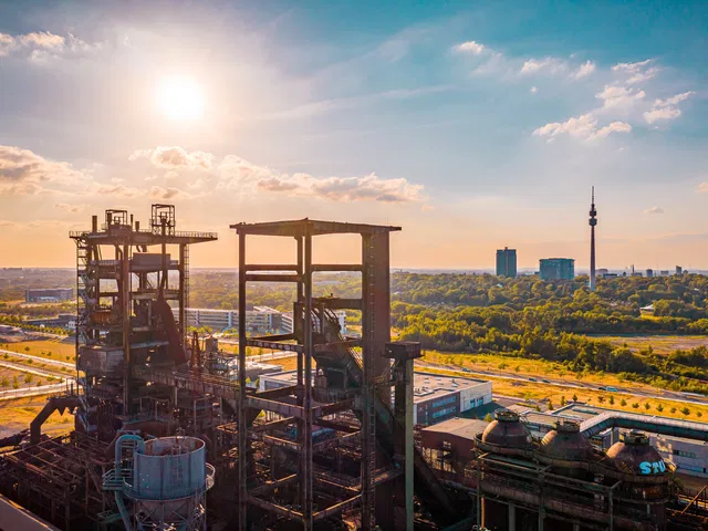 Luftaufnahme von Phoenix-West in Dortmund – Symbol für modernen Strukturwandel und Immobilienentwicklung im Ruhrgebiet.